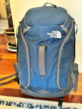 The North Face Big Shot Navy Blue Men's Backpack with Gray Trim